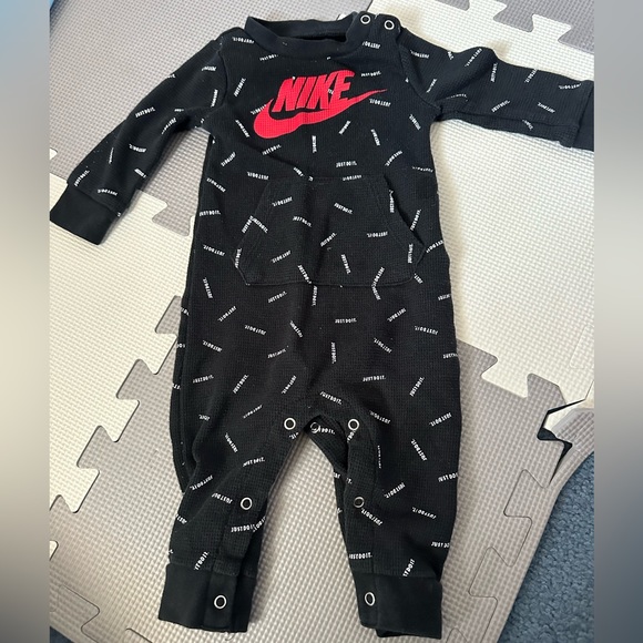 Baby Boys 6 months Nike and Adidas - Picture 5 of 7